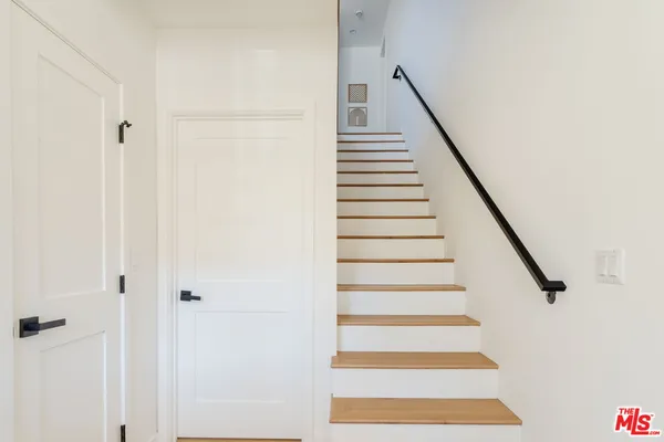 $5,775 | 6763 Lexington Avenue, Unit 2, Los Angeles, CA 90038