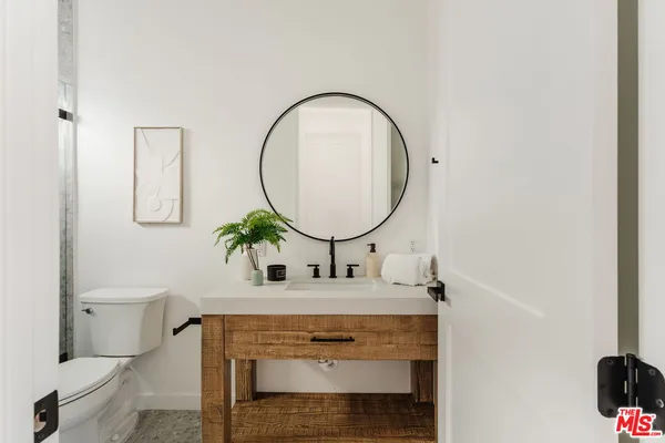 $5,775 | 6763 Lexington Avenue, Unit 2, Los Angeles, CA 90038