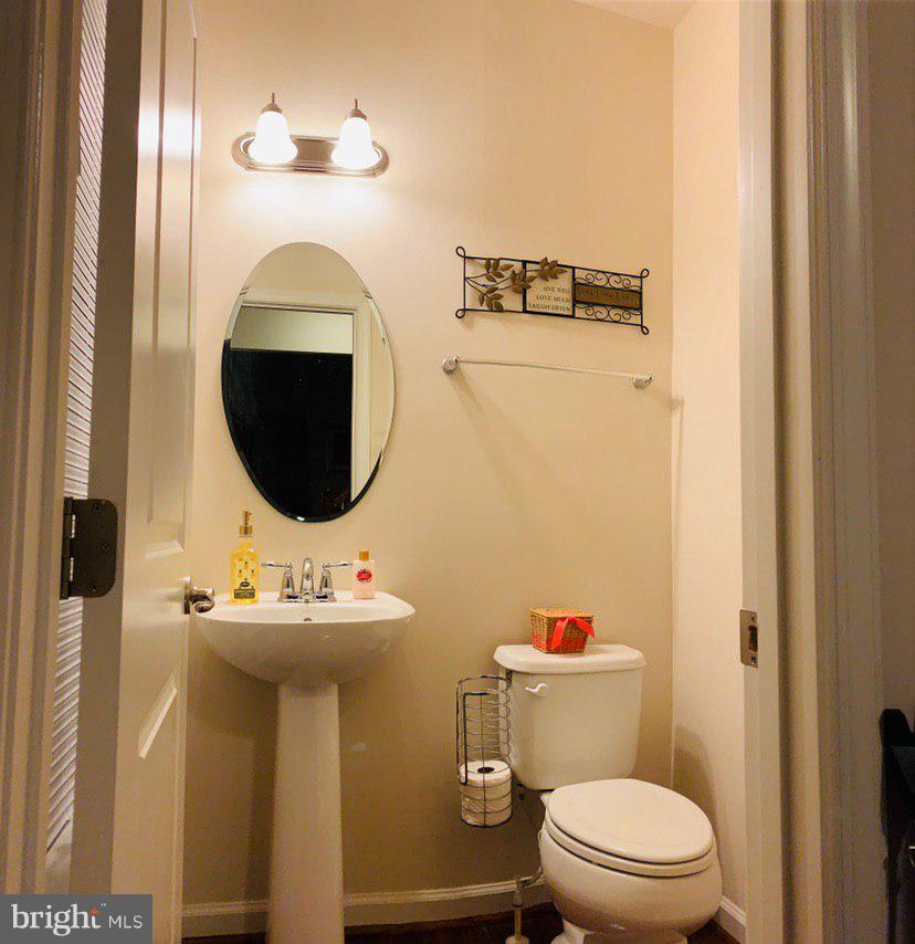 14315 Lusby Ridge Road Accokeek, MD 20607 - Photo 4 of 32 Powder Room