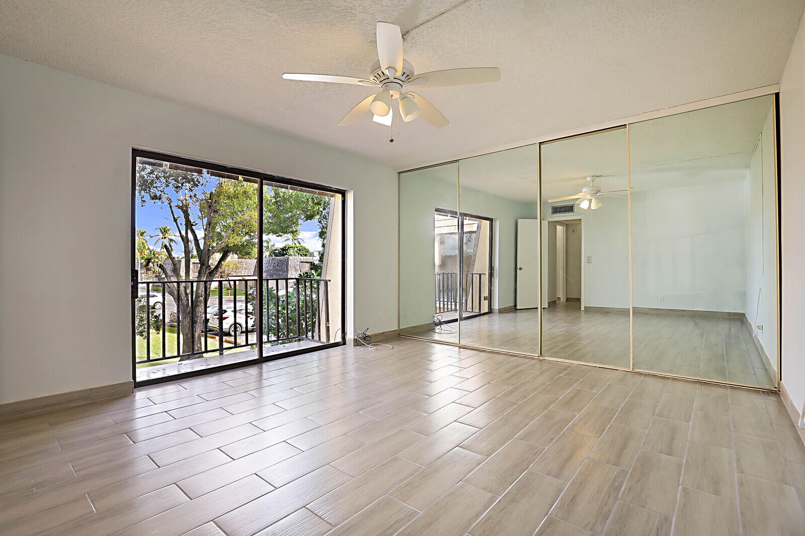 253 Woodland Road Palm Springs, FL 33461 - Photo 18 of 27 19_253_Woodland_Road19_mls