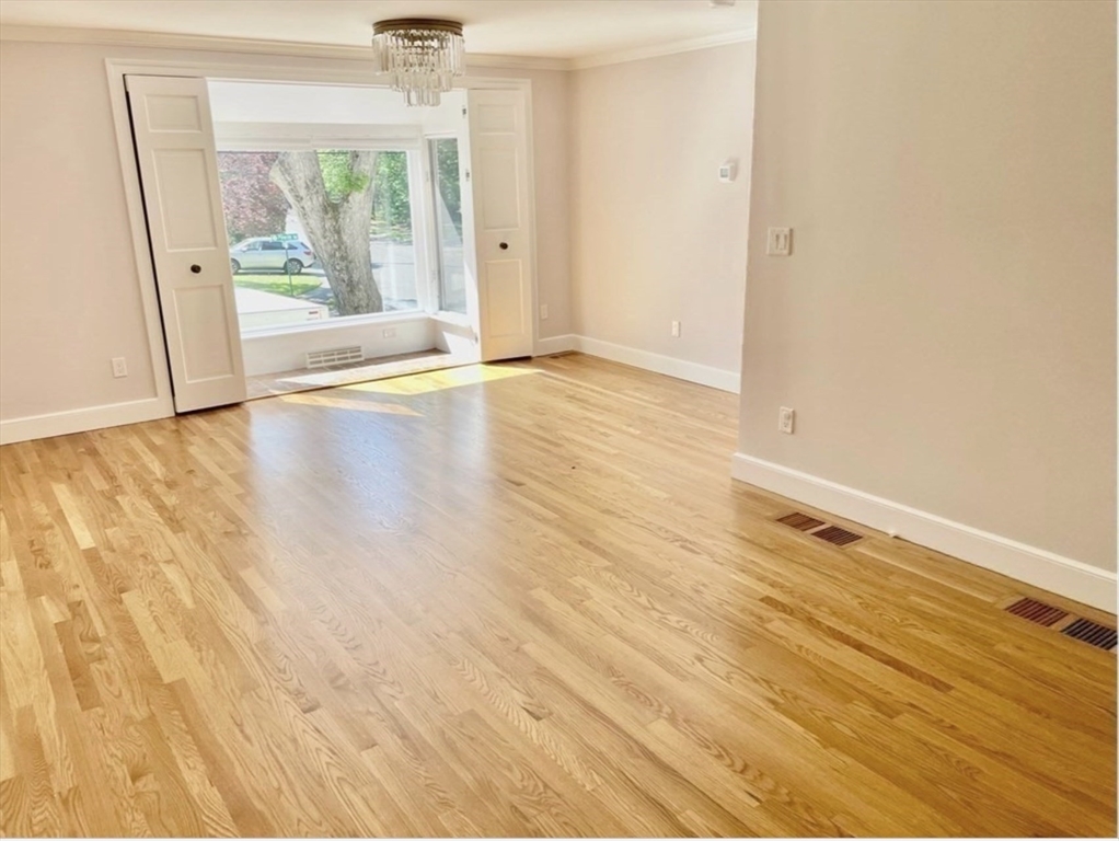 124 Pilgrim Road Wellesley, MA 02481 - Photo 17 of 24