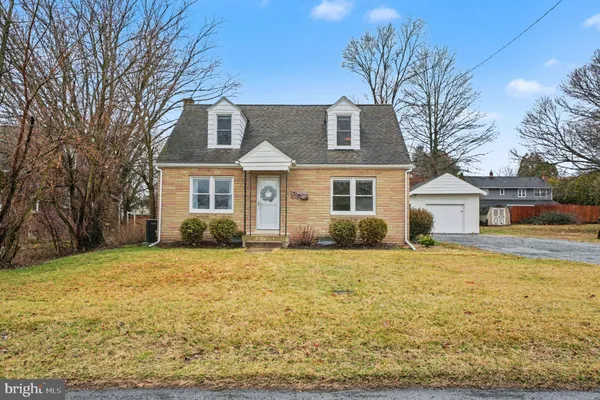 $300,000 | 702 Lorane Road, Reading, PA 19606