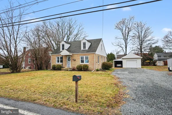 $300,000 | 702 Lorane Road, Reading, PA 19606