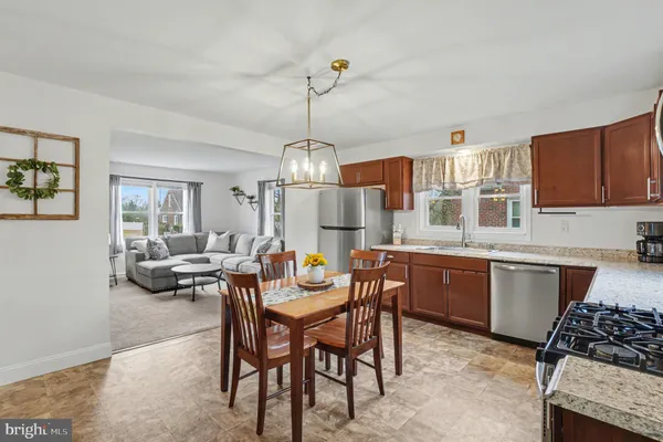 $300,000 | 702 Lorane Road, Reading, PA 19606
