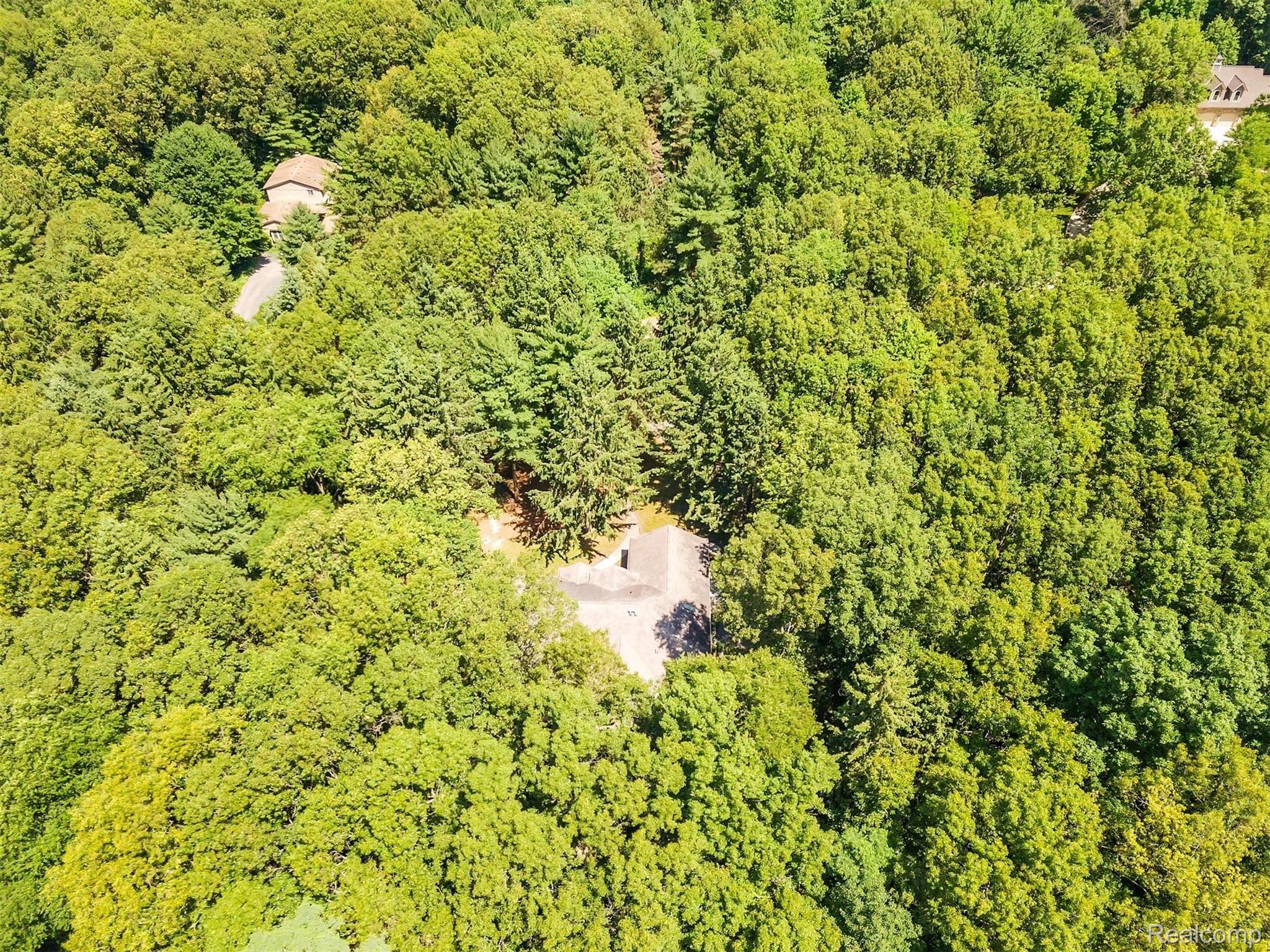 1387 Wind River Road Milford, MI 48381 - Photo 53 of 60 55-1387 Wind River Rd-WindowStill-R.jpg