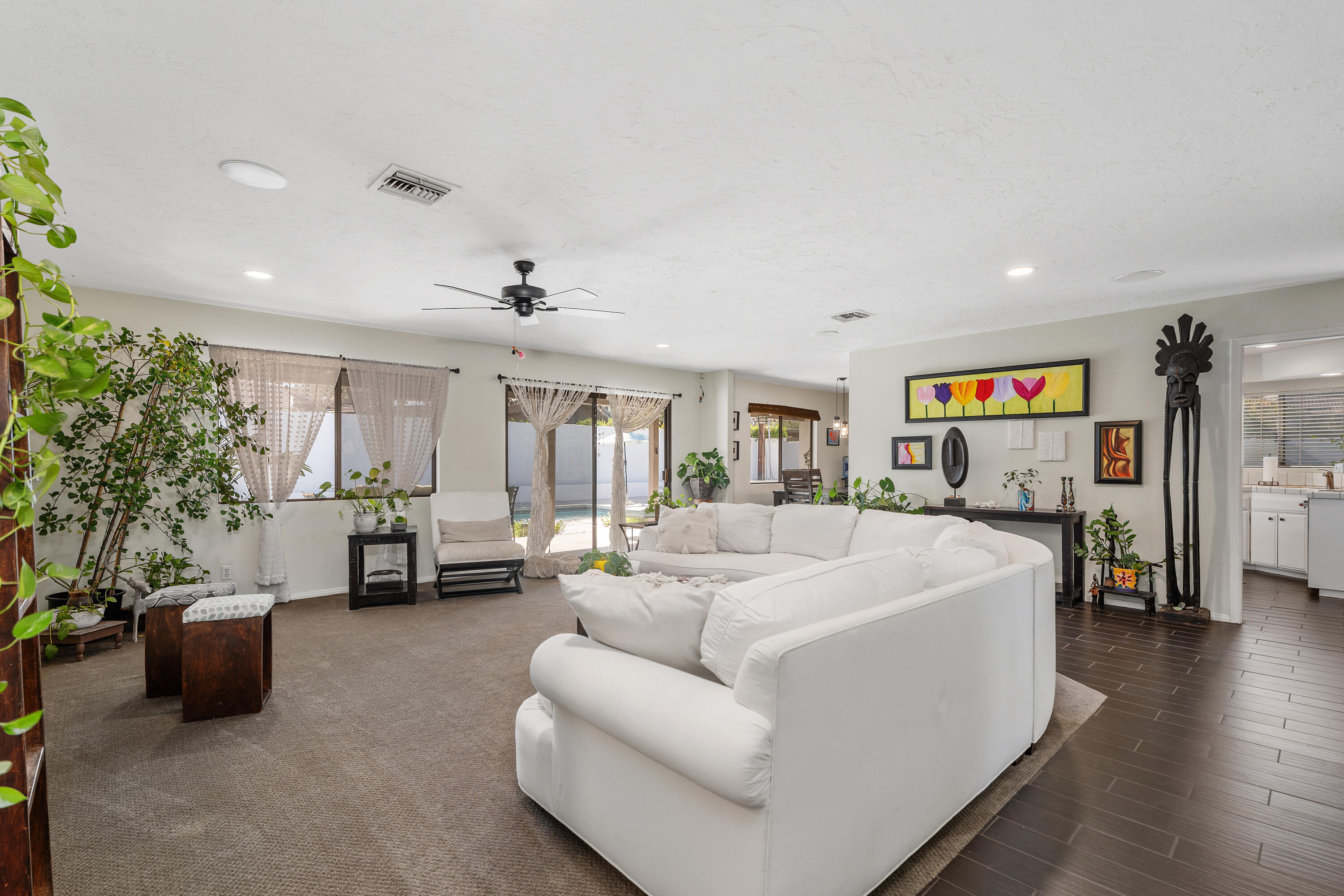 73915 Mountain View Avenue Palm Desert, CA 92260 - Photo 12 of 35 9_11930712_184241_184241-EI-109