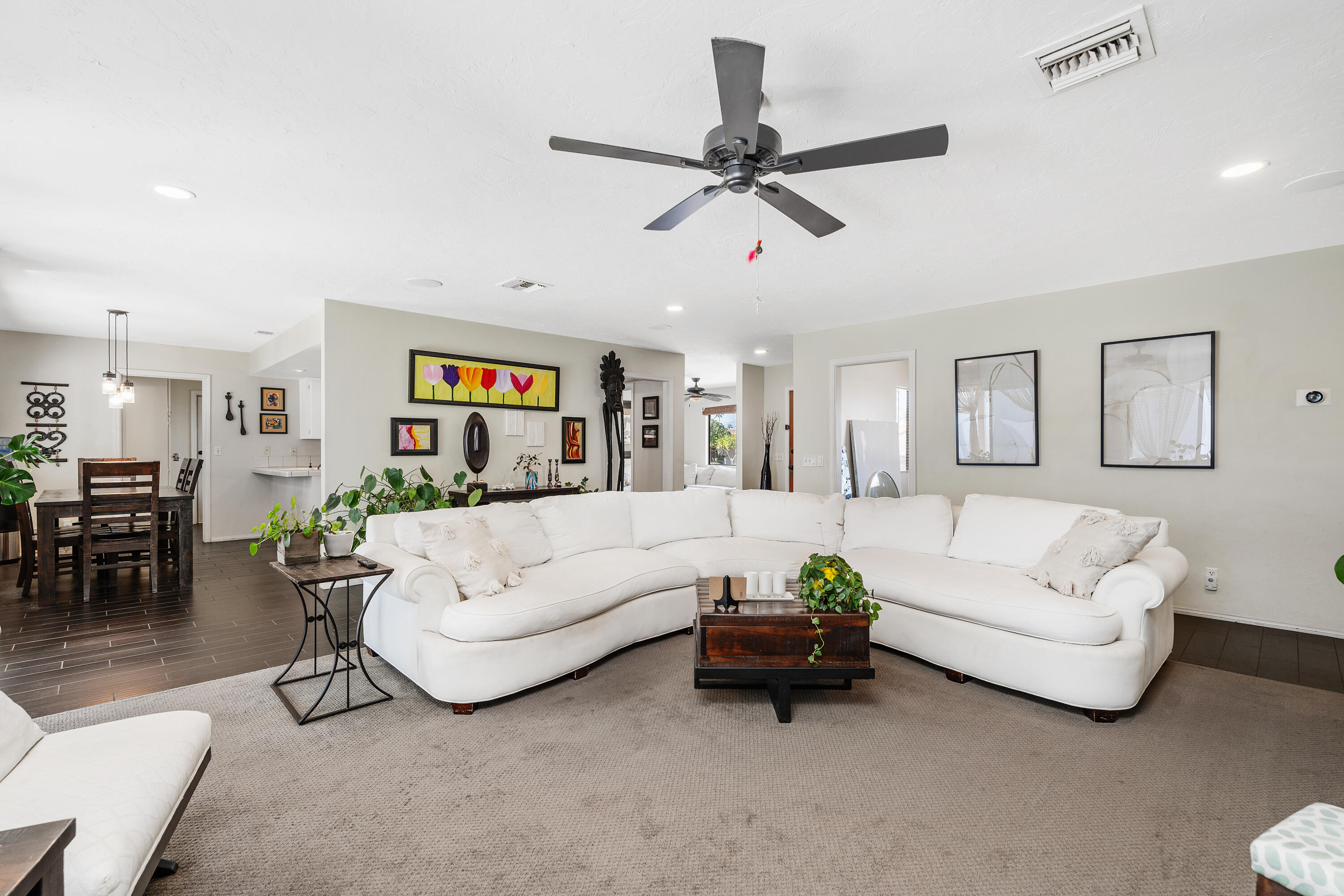 73915 Mountain View Avenue Palm Desert, CA 92260 - Photo 2 of 35 10_11930713_184241_184241-EI-110