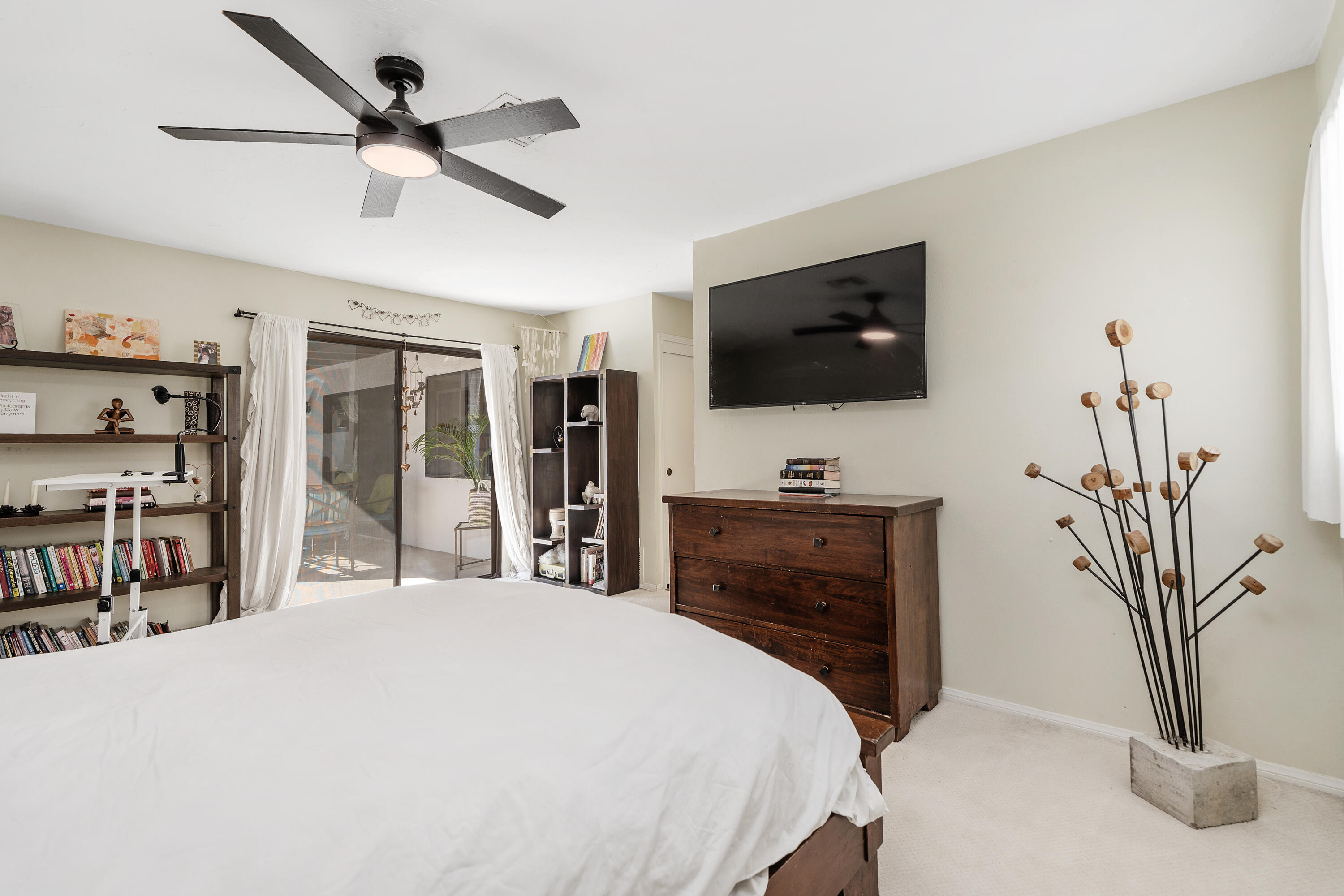 73915 Mountain View Avenue Palm Desert, CA 92260 - Photo 27 of 35 27_11930730_184241_184241-EI-127