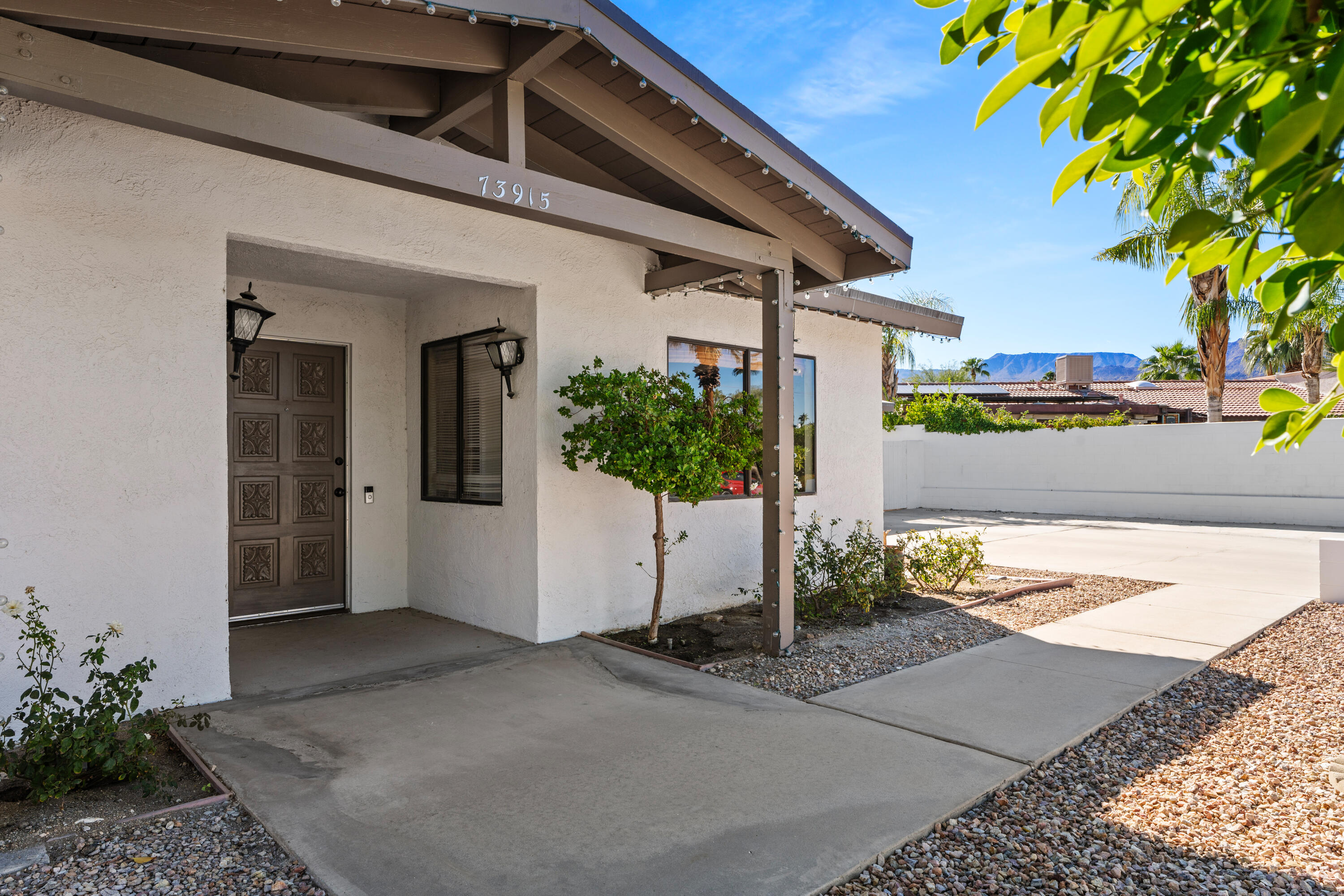 73915 Mountain View Avenue Palm Desert, CA 92260 - Photo 7 of 35 4_11930707_184241_184241-EI-104