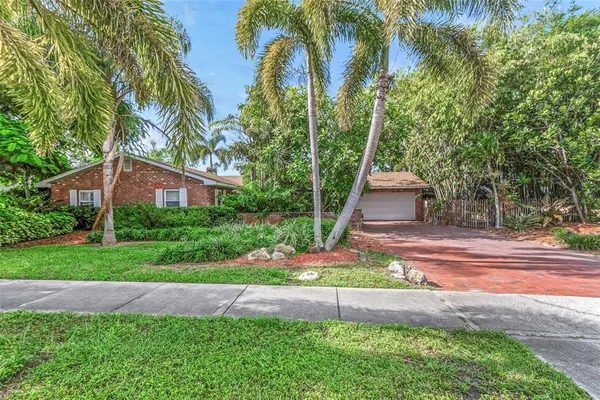 $525,000 | 11530 66th Avenue North, Seminole, FL 33772