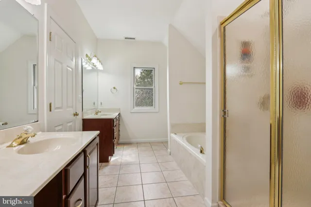 $879,900 | 308 Detjen Drive, Hockessin, DE 19707