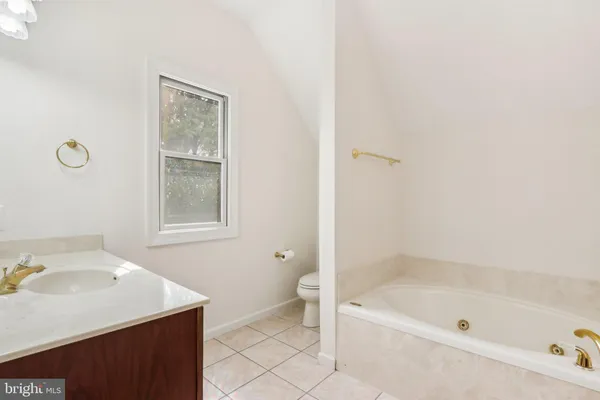 $879,900 | 308 Detjen Drive, Hockessin, DE 19707