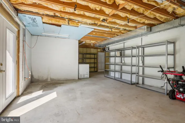 $879,900 | 308 Detjen Drive, Hockessin, DE 19707