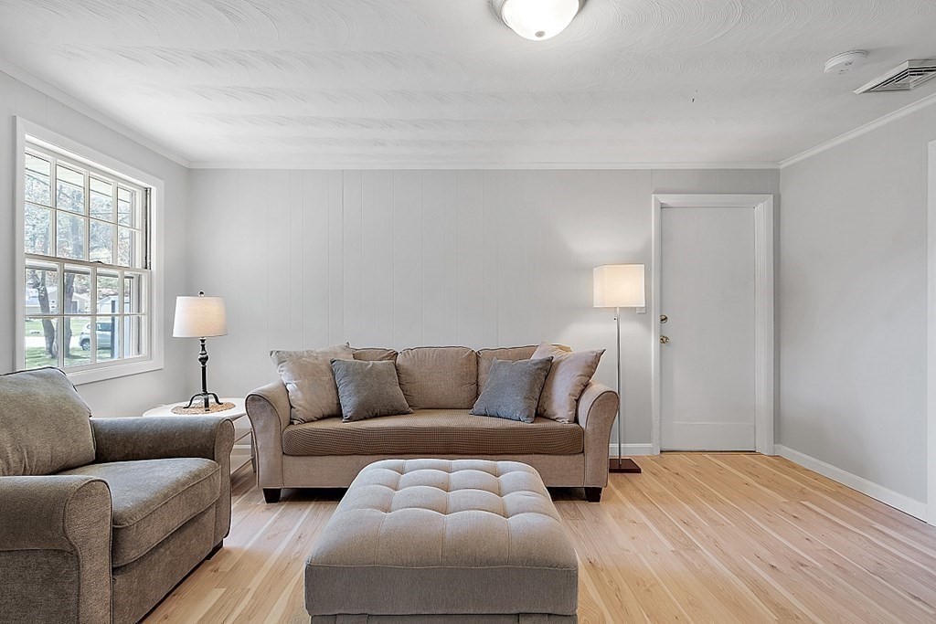 2 Howard Road Chelmsford, MA 01824 - Photo 12 of 32