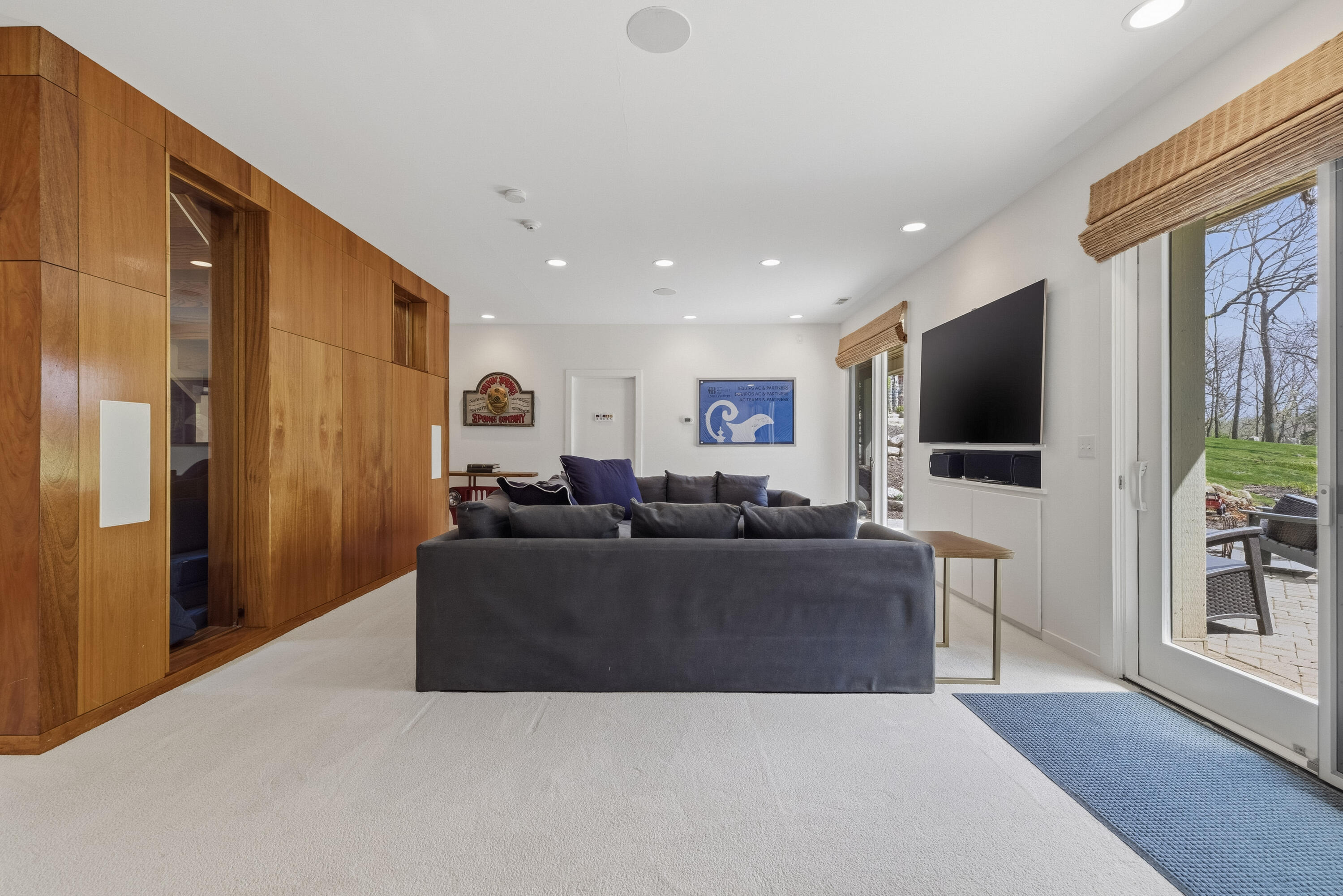 5611 Oak Bluffs Road Fontana, WI 53125 - Photo 27 of 43 Family Room