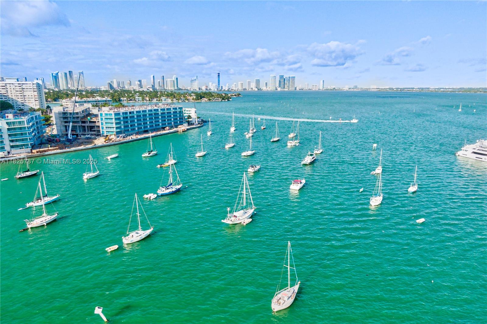 1701 Sunset Harbour Drive, Unit L507 Miami Beach, FL 33139 - Photo 23 of 28 a view of a green field