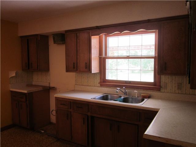 219 Harper Road Clarksville, TN 37043 - Photo 5 of 18