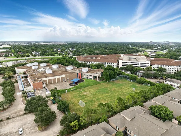 $1,700 | 7575 Kirby Drive, Unit 2204, Houston, TX 77030