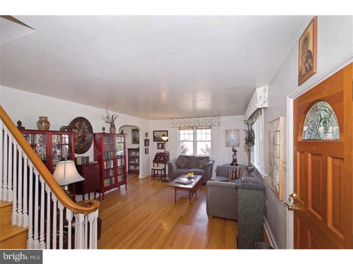 1212 Ellston Road Havertown, PA 19083 - Photo 4 of 16 Living Room