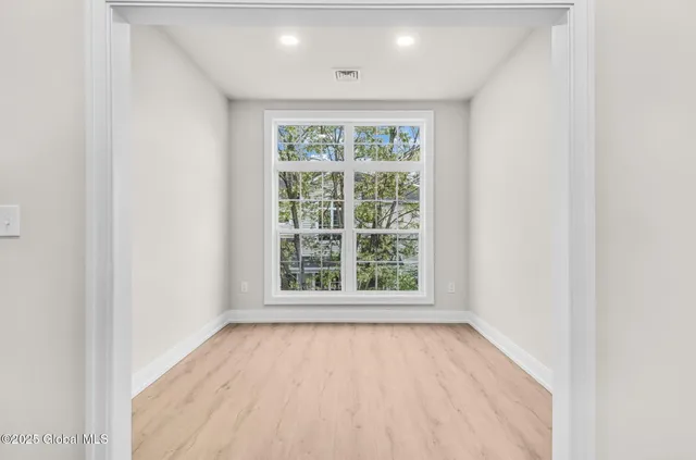 $449,900 | 605 Valley Pointe Drive, Schenectady, NY 12309