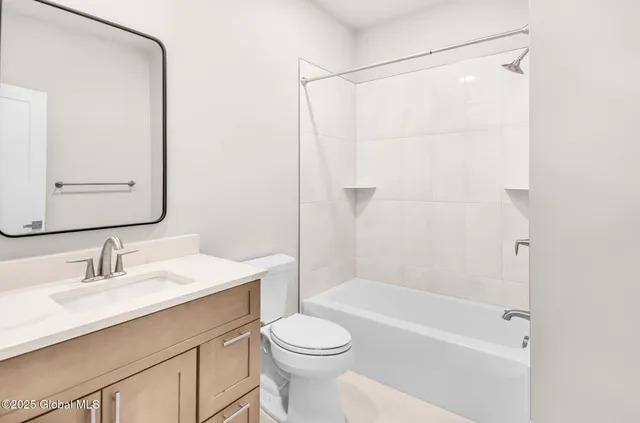 $449,900 | 605 Valley Pointe Drive, Schenectady, NY 12309