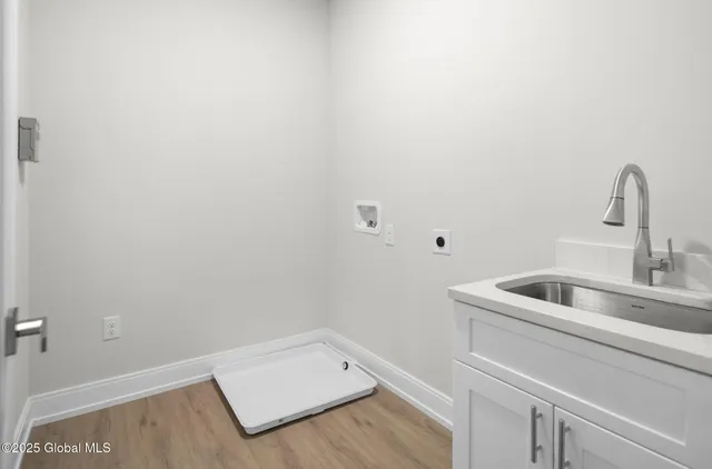 $449,900 | 605 Valley Pointe Drive, Schenectady, NY 12309