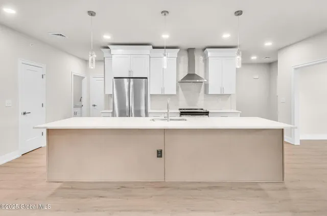 $449,900 | 605 Valley Pointe Drive, Schenectady, NY 12309