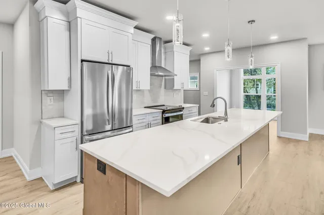 $449,900 | 605 Valley Pointe Drive, Schenectady, NY 12309