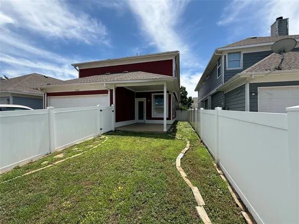 $2,050 | 10301 Waterbury Drive, Providence Village, TX 76227