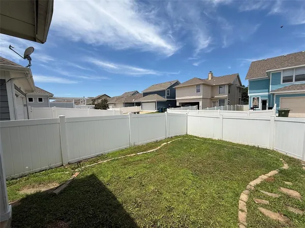 $2,050 | 10301 Waterbury Drive, Providence Village, TX 76227