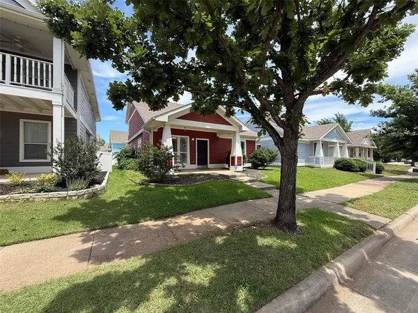 $2,050 | 10301 Waterbury Drive, Providence Village, TX 76227
