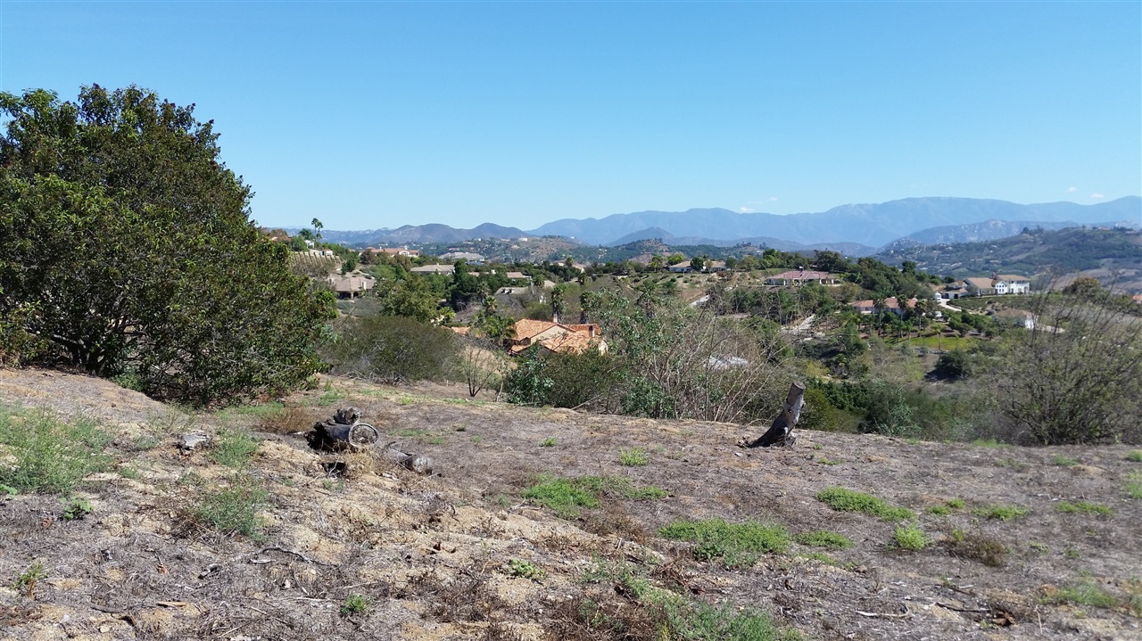 Dos Lomas Fallbrook Ca Fallbrook, CA 92028 - Photo 2 of 19 Gallery Image 2