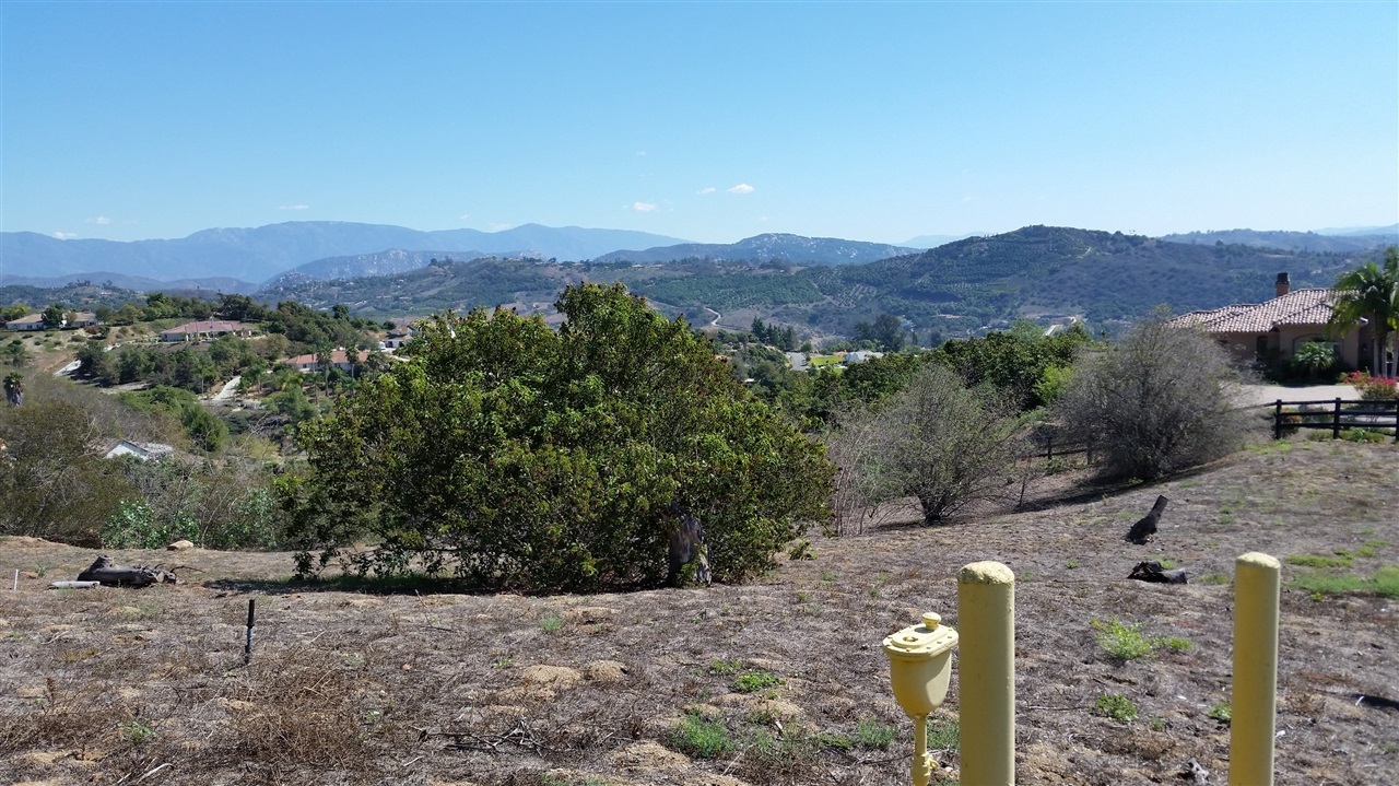 Dos Lomas Fallbrook Ca Fallbrook, CA 92028 - Photo 6 of 19 Gallery Image 6