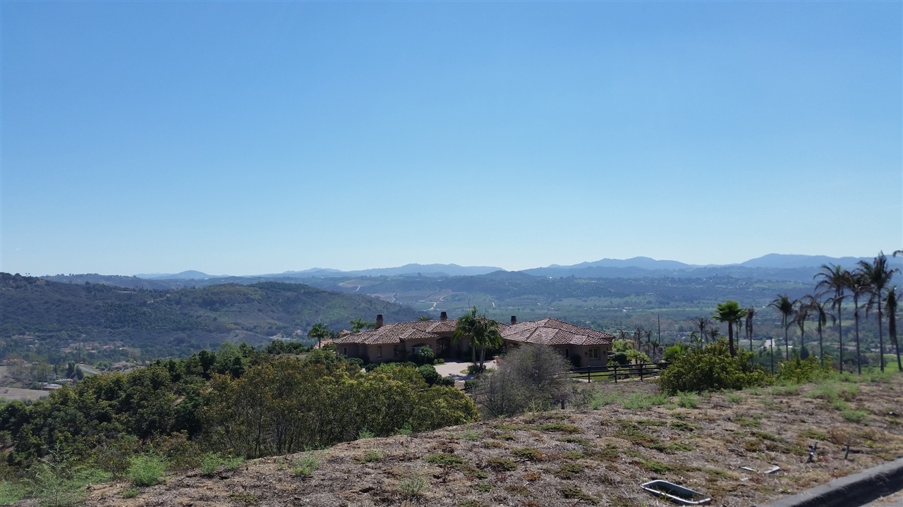 Dos Lomas Fallbrook Ca Fallbrook, CA 92028 - Photo 7 of 19 Gallery Image 7