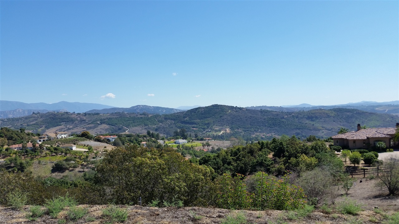 Dos Lomas Fallbrook Ca Fallbrook, CA 92028 - Photo 8 of 19 Gallery Image 8