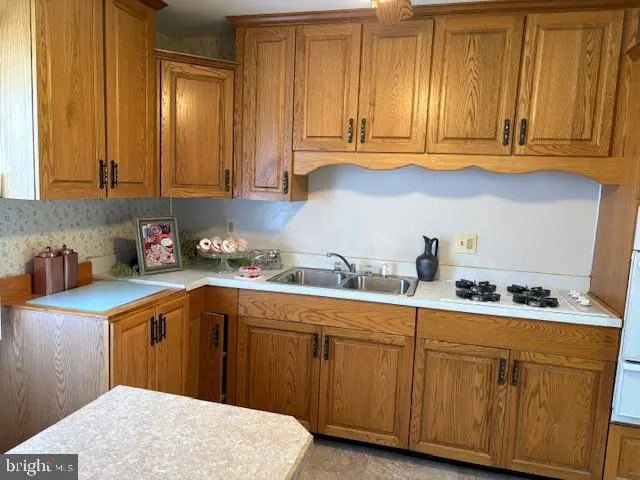 $2,450 | 7 Larchwood Road, Reading, PA 19610