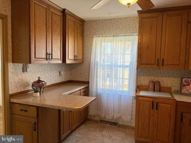 $2,450 | 7 Larchwood Road, Reading, PA 19610