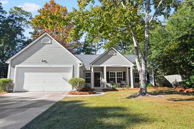 $372,500 | 303 Ashford Circle, Summerville, SC 29485