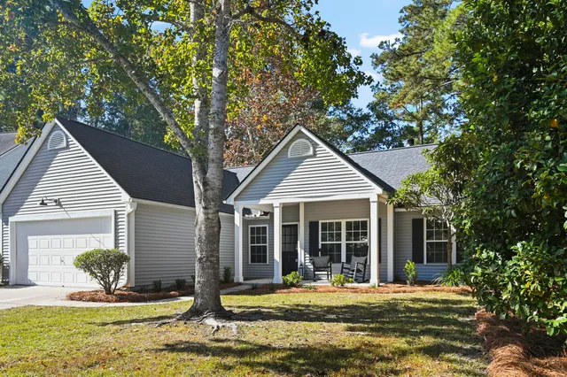 $372,500 | 303 Ashford Circle, Summerville, SC 29485