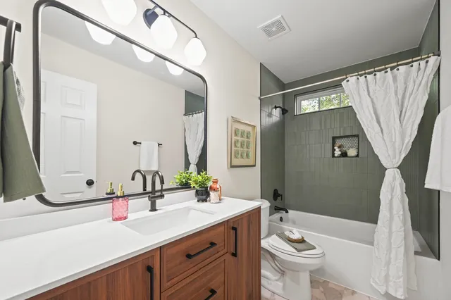 $372,500 | 303 Ashford Circle, Summerville, SC 29485