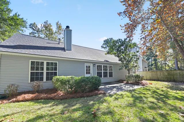 $372,500 | 303 Ashford Circle, Summerville, SC 29485