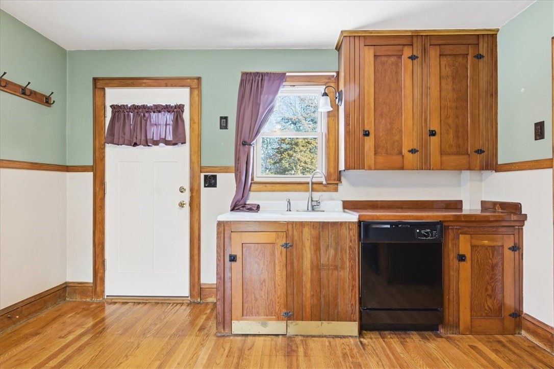 34 Diamond Hill Road Hopkinton, RI 02808 - Photo 9 of 38 Gallery Image 9