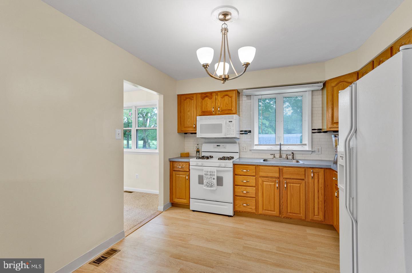 130 Ashbrook Road Cherry Hill, NJ 08034 - Photo 14 of 42