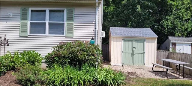 $2,495 | 559 Middlebridge Road, South Kingstown, RI 02879