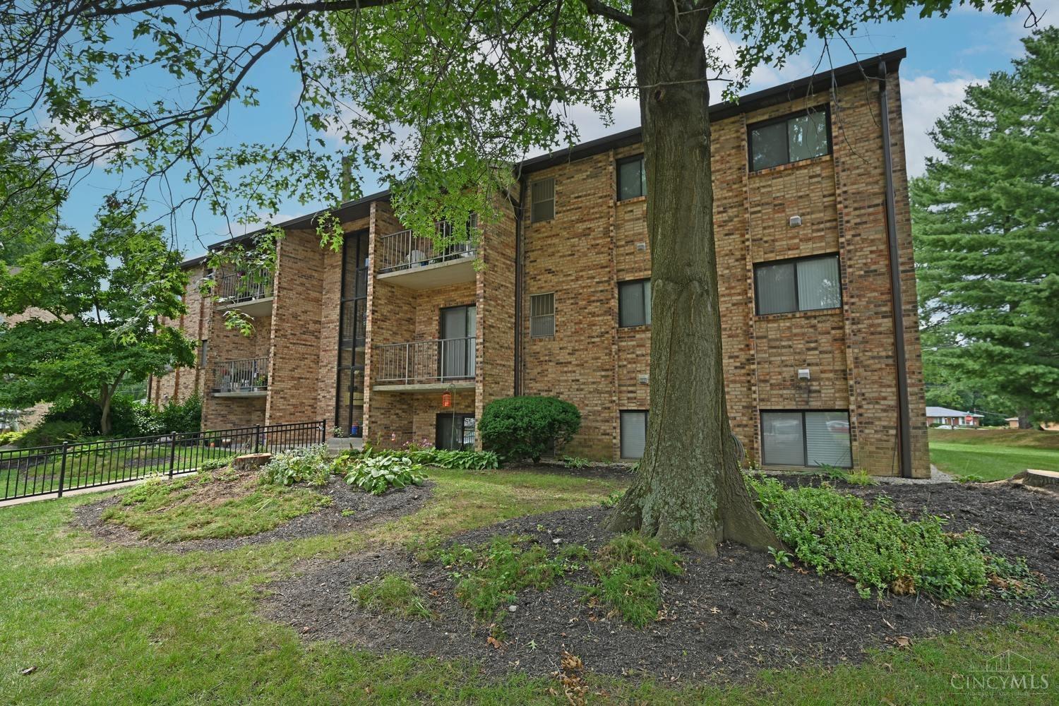 535 Davis Road, Unit 7 Cincinnati, OH 45255 - Photo 2 of 37 Gallery Image 2