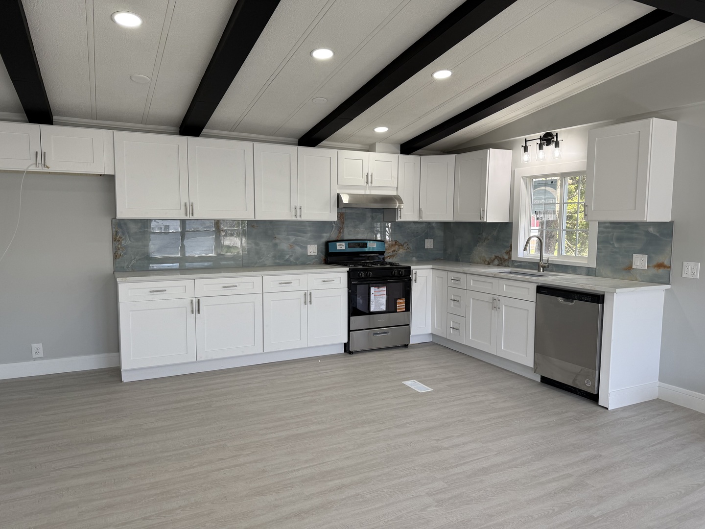 611 Tanglewood Road Matteson, IL 60443 - Photo 3 of 16 Gallery Image 3