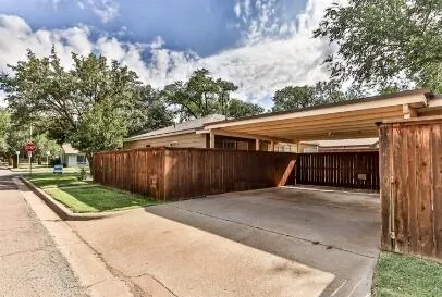 $2,100 | 2711 22nd Street, Lubbock, TX 79410