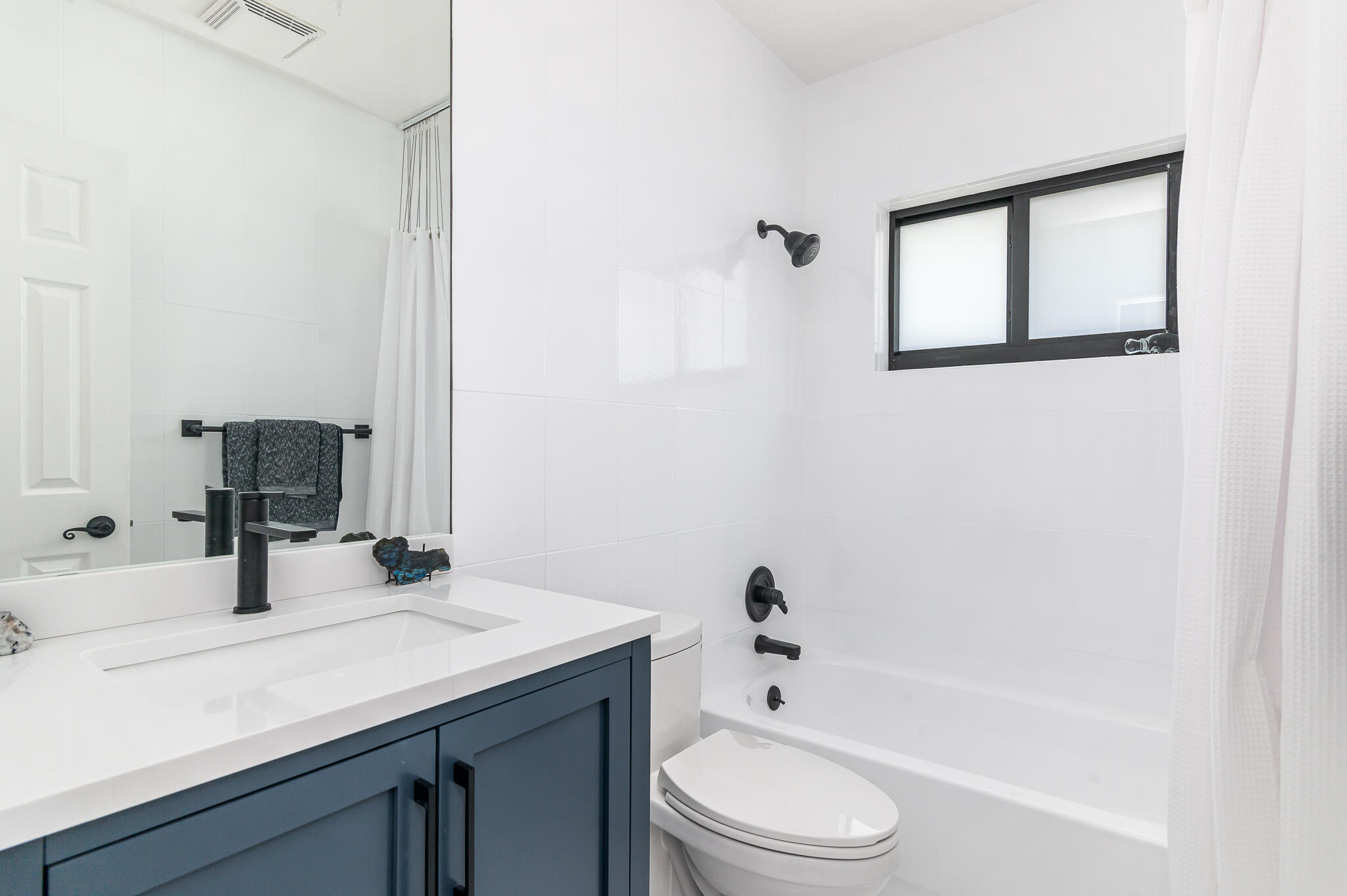 793 Appleby Street Boca Raton, FL 33487 - Photo 19 of 49 GUEST BATH 1