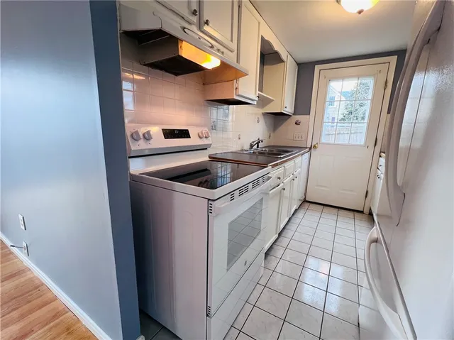 $2,850 | 93 Grand View Drive, Warwick, RI 02886