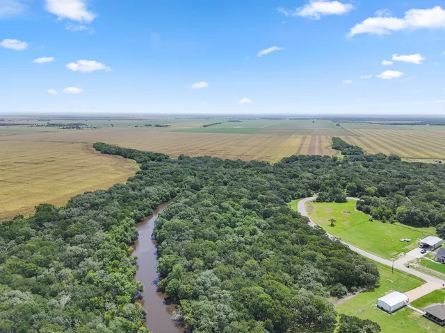 a view of an ocean and a mountain view